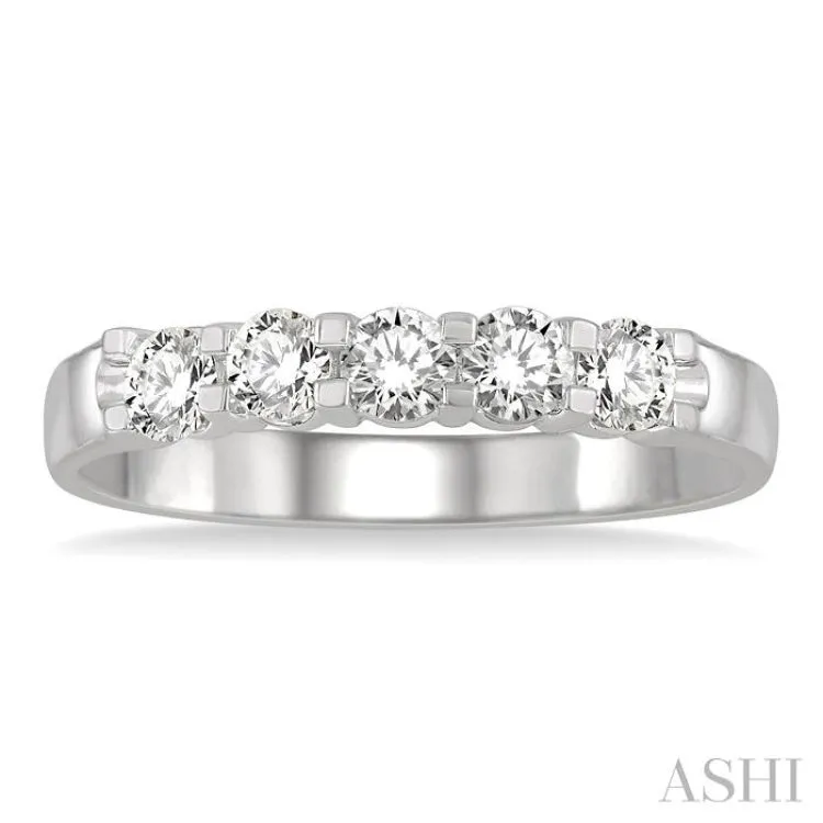 1/2 ctw 5Stones Round Cut Diamond Wedding Band in 14K White Gold