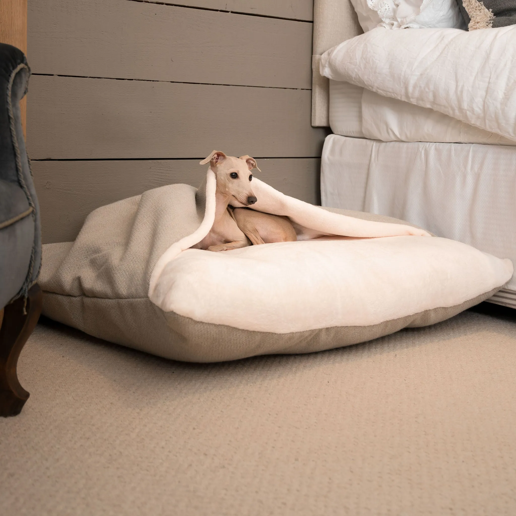 Sleepy Burrows Bed in Natural Herringbone by Lords & Labradors